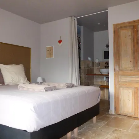 Guest house La Fontaine De Rocoule 3*