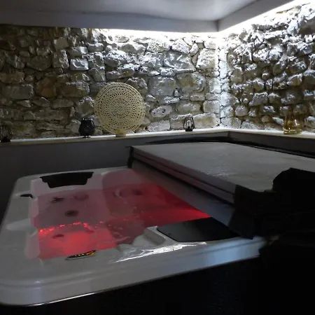 La Fontaine De Rocoule 3*